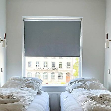 Day Dream Townhall Square Apartments Акурейри Экстерьер фото