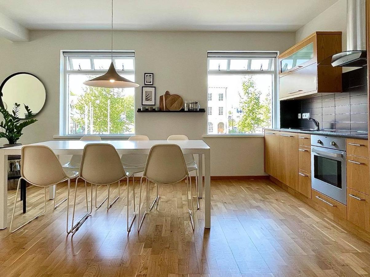 Day Dream Townhall Square Apartments Акурейри Экстерьер фото